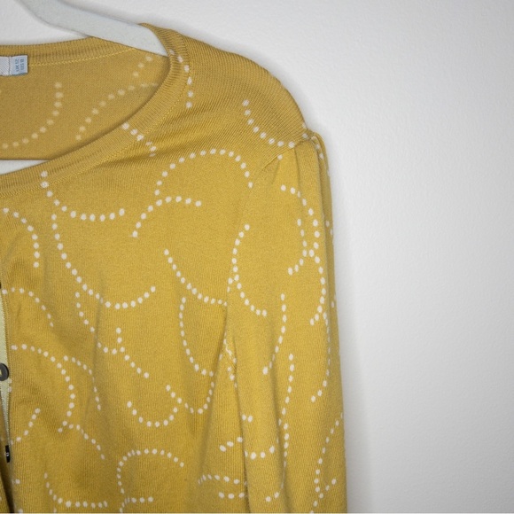 Boden Crew Neck Polka Dot Pattern Button Up Cardigan - Picture 4 of 6